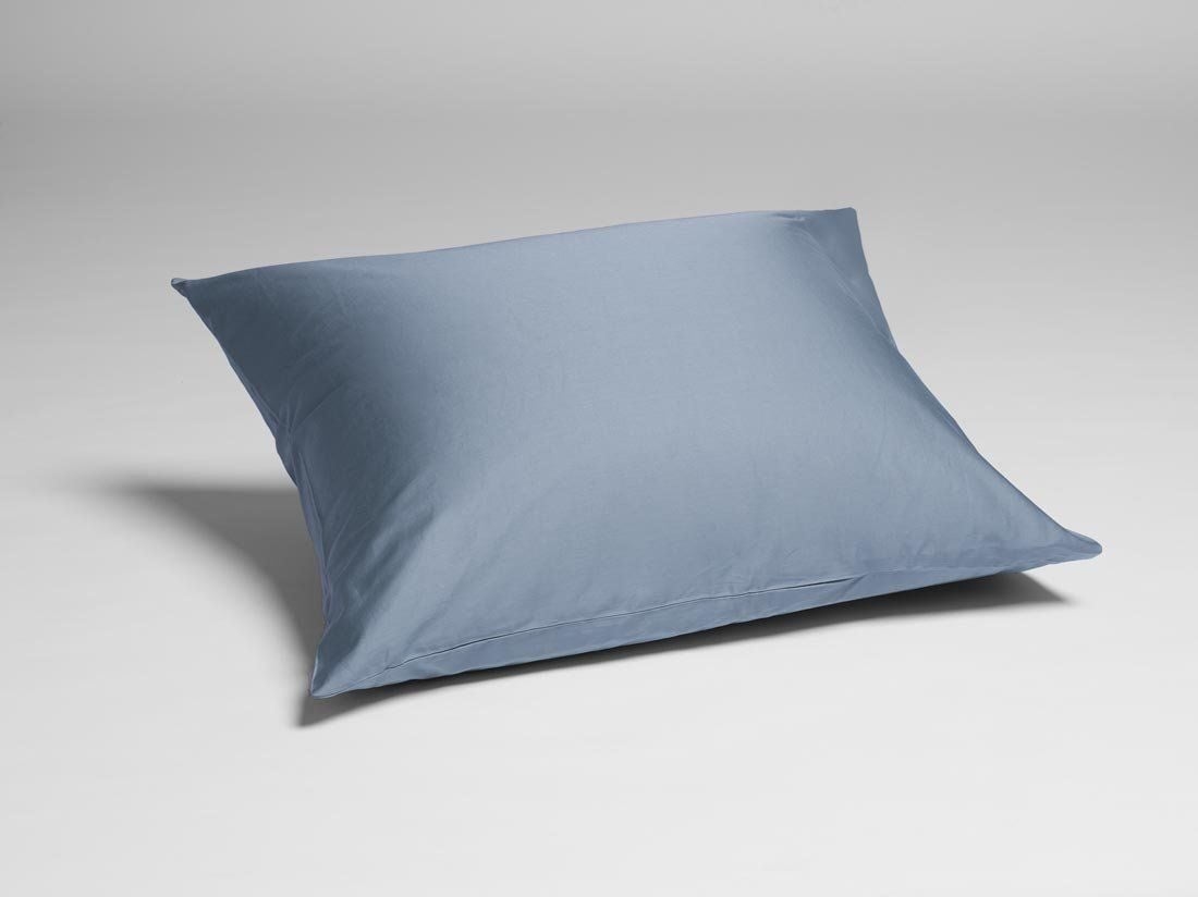 Taie d'oreiller satin de coton bleu délavé 60x70