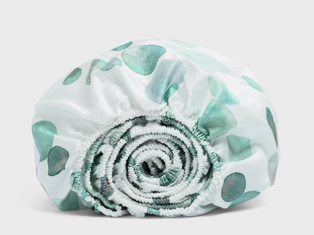 Kinderhoeslaken katoensatijn watercolor dots sea green