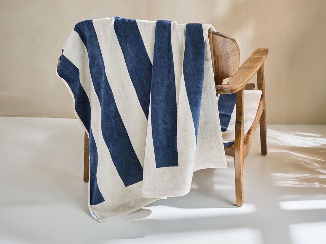 Strandlaken velours navy blue stripe 100x180 - 1 st