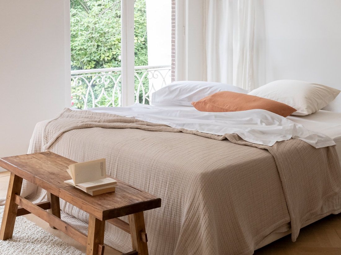 Sprei mousseline katoen stitch light taupe