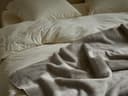 Couverture en laine recyclée marron pierre 150x220