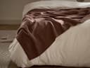 Couverture en coton côtelé marron cacao 150x210