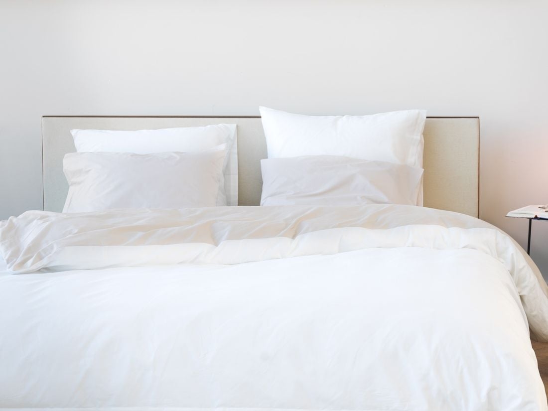 Parure de lit satin de coton double face blanc/sable