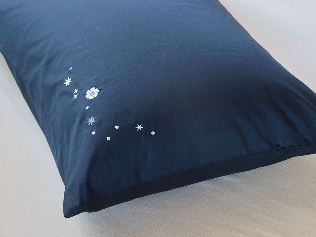 Kussensloop katoen satijn blueberry starry flower 50x60