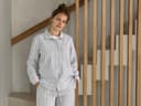 Chemise de pyjama flanelle de coton pour femme gris clair à rayures blanches