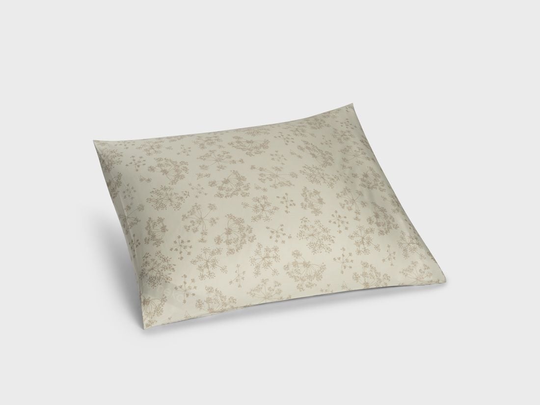 Kussensloop katoensatijn natural bloom