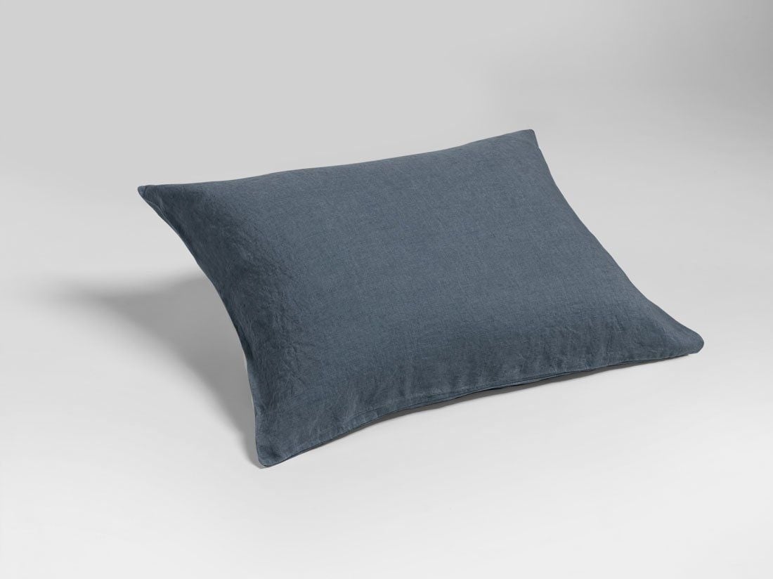 Taie d'oreiller lin lavé bleu terre