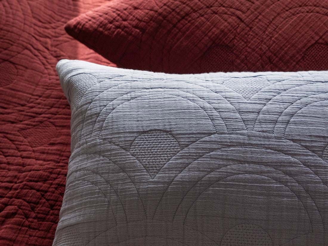 Sierkussenhoes mousseline katoen arch lavender blue 50x50