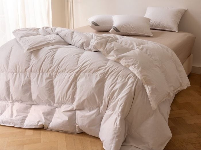 Couette en duvet recyclé premium tempérée